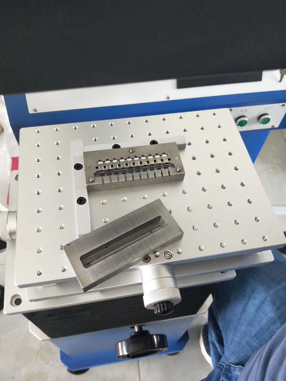 焊接USB數(shù)據(jù)線 焊接USB數(shù)據(jù)線